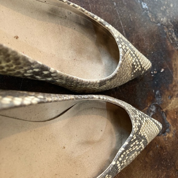 Stuart Weitzman Python Pointed Toes Kitten Heels Snake Print - Picture 3 of 4